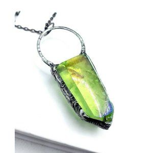 Green aura crystal necklace